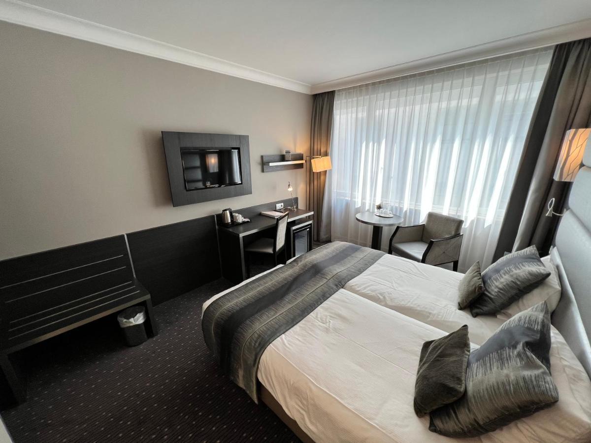 Hotel Western Royal Centre 3*