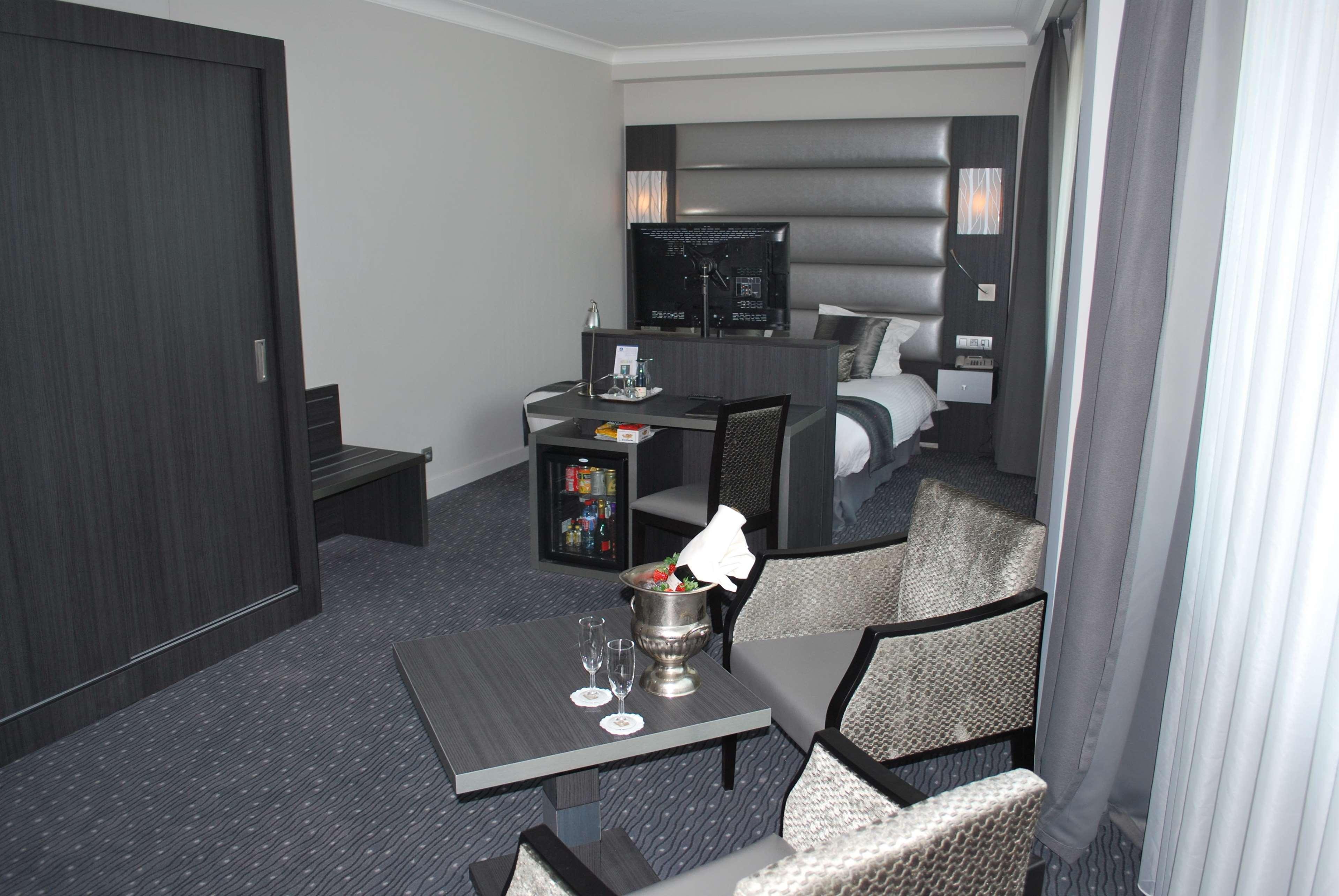 Western Royal Centre Hotel 3*